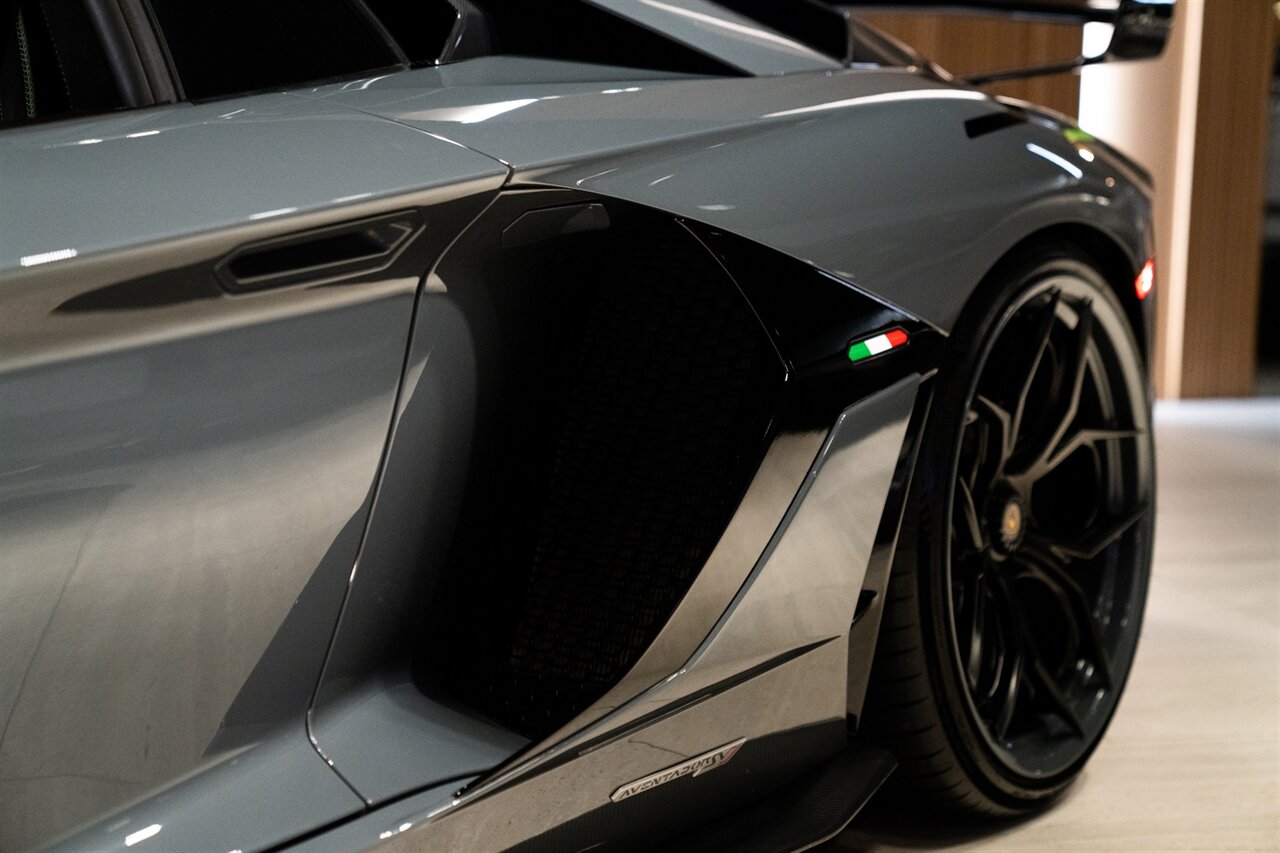 2020 Lamborghini Aventador LP 770-4 SVJ Roadster - Photo 35 - Beverly Hills, CA 90212