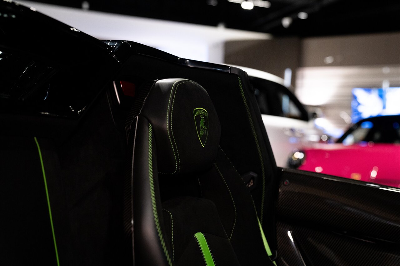 2020 Lamborghini Aventador LP 770-4 SVJ Roadster - Photo 24 - Beverly Hills, CA 90212