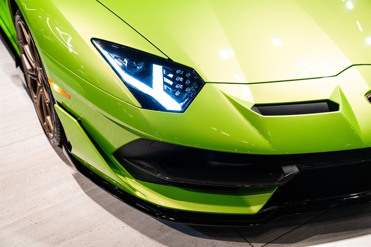 2021 Lamborghini Aventador LP 770-4 SVJ - Photo 11 - Beverly Hills, CA 90212