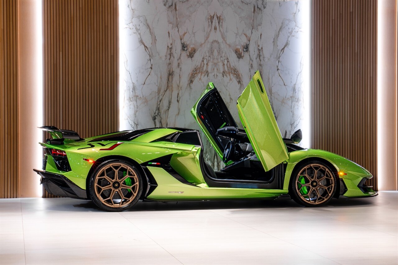 2021 Lamborghini Aventador LP 770-4 SVJ - Photo 5 - Beverly Hills, CA 90212