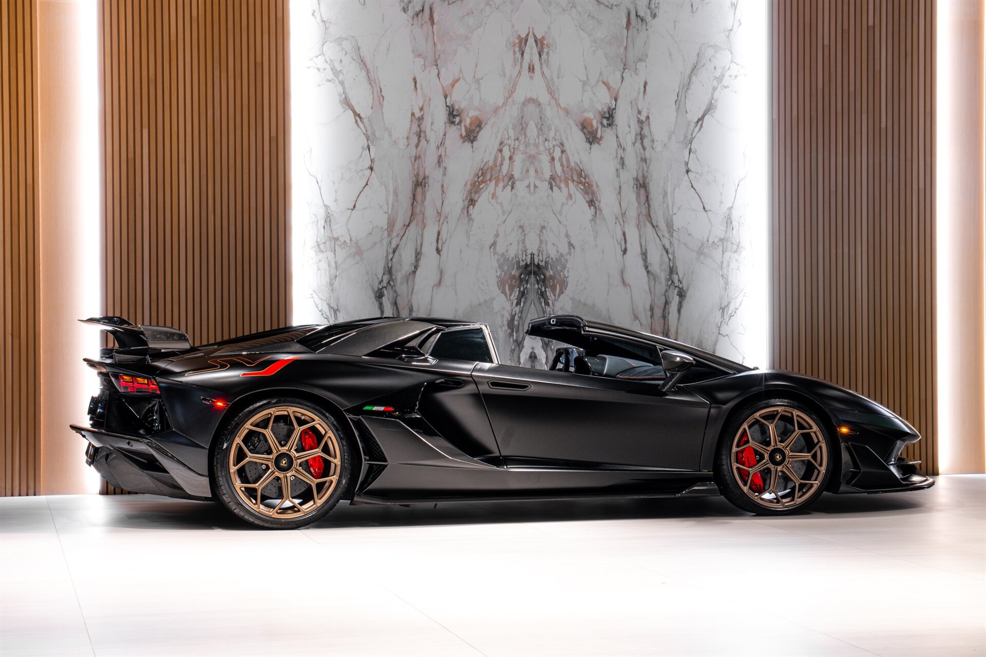 2021 Lamborghini Aventador LP 770-4 SVJ - Photo 4