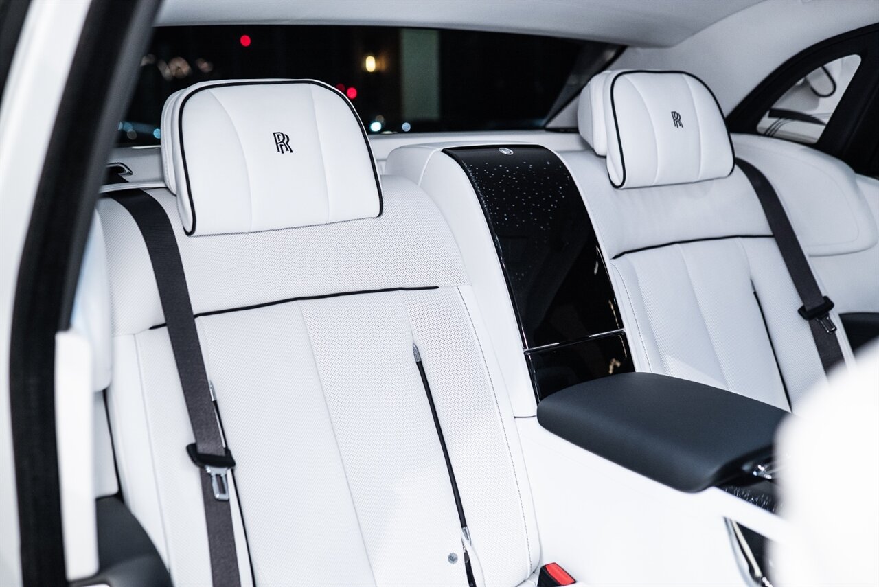 2025 Rolls-Royce Phantom - Photo 27 - Beverly Hills, CA 90212