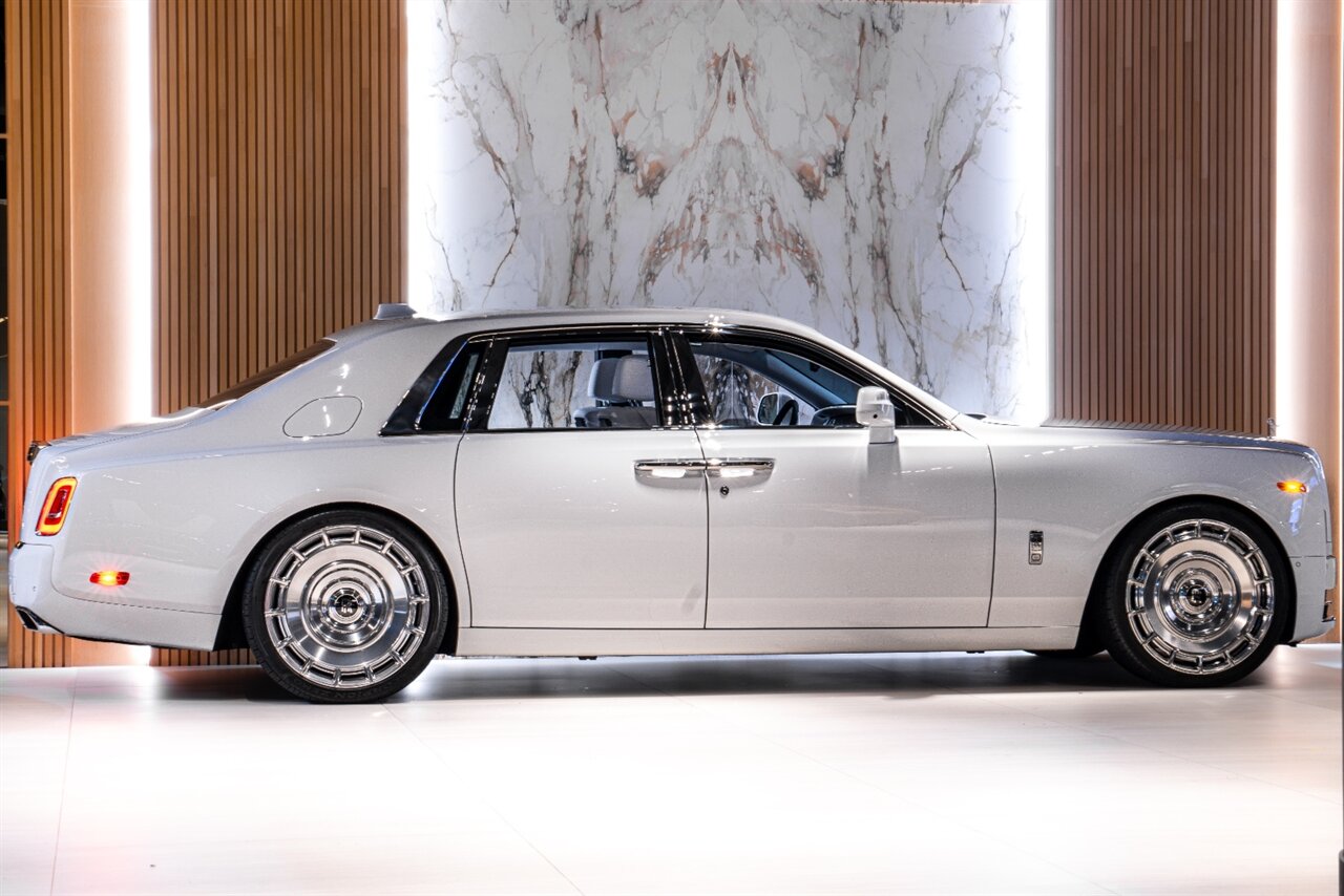 2025 Rolls-Royce Phantom - Photo 5 - Beverly Hills, CA 90212