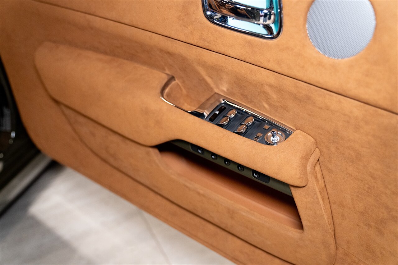 2021 Rolls-Royce Dawn   - Photo 14 - Beverly Hills, CA 90212