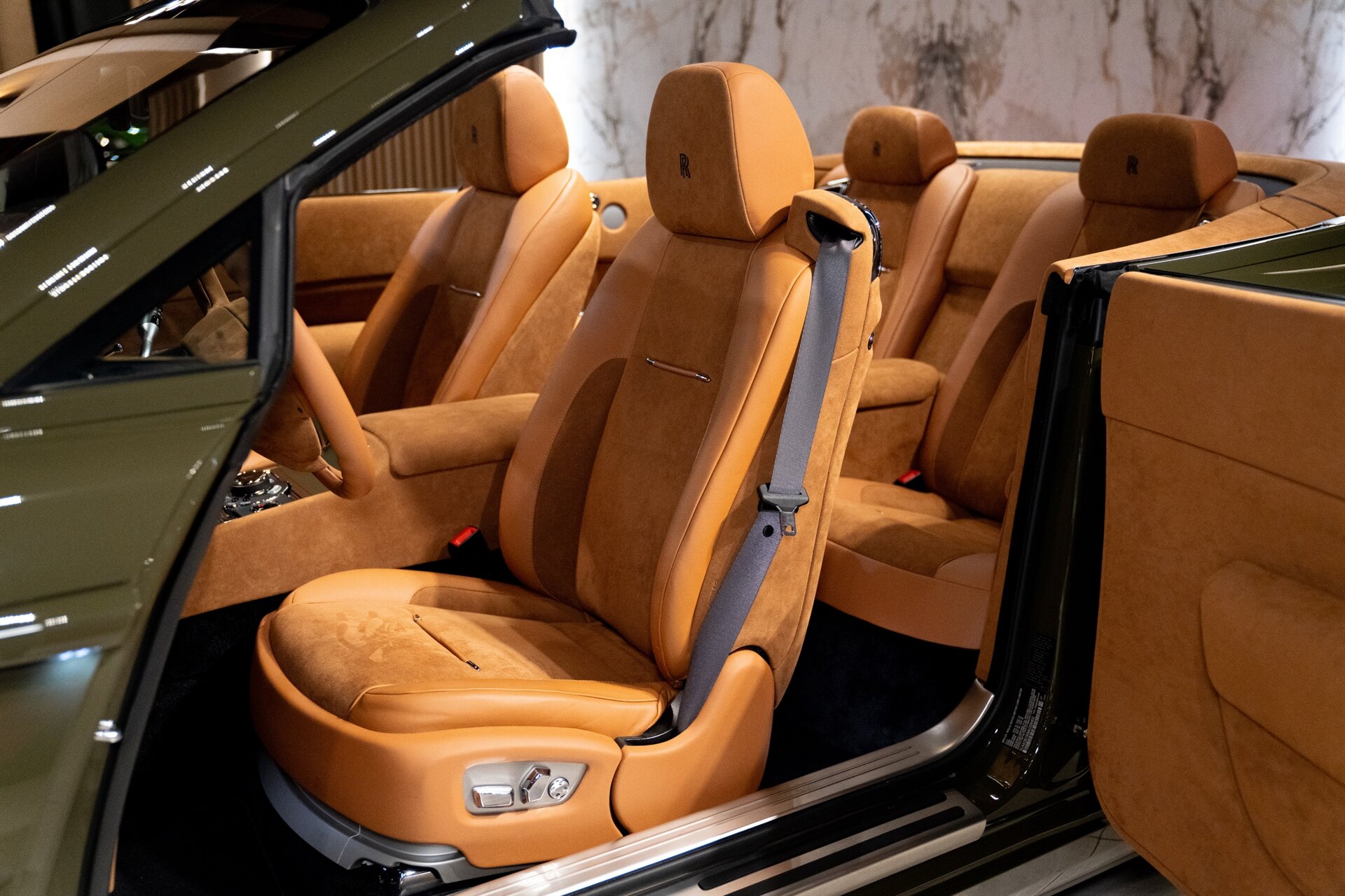 2021 Rolls-Royce Dawn - Photo 12