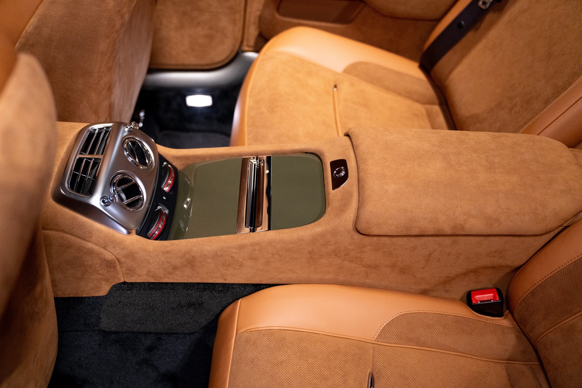 2021 Rolls-Royce Dawn - Photo 19