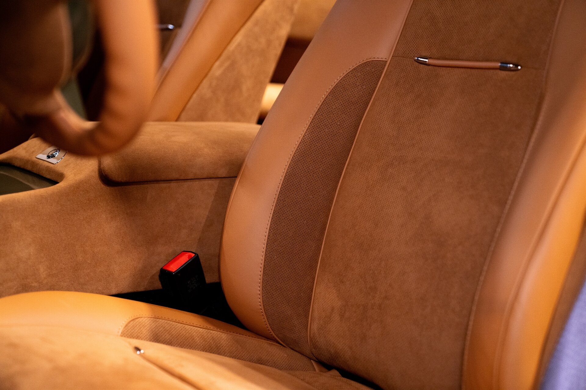 2021 Rolls-Royce Dawn - Photo 32
