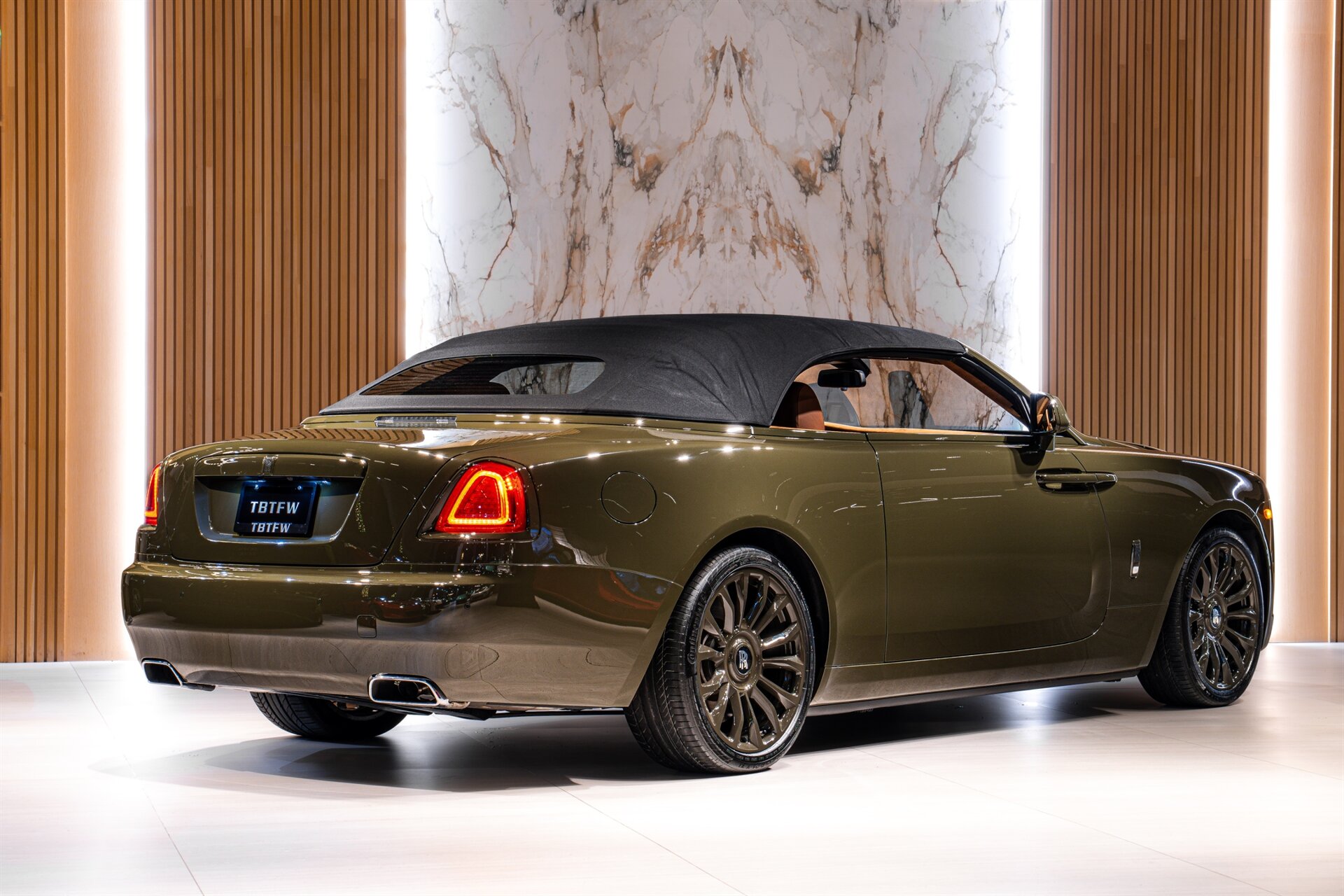 2021 Rolls-Royce Dawn - Photo 8