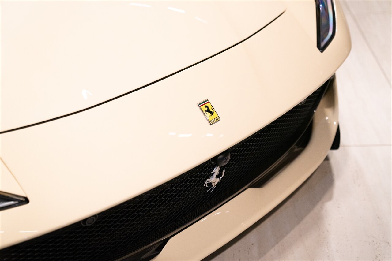 2019 Ferrari 812 Superfast - Photo 6 - Beverly Hills, CA 90212