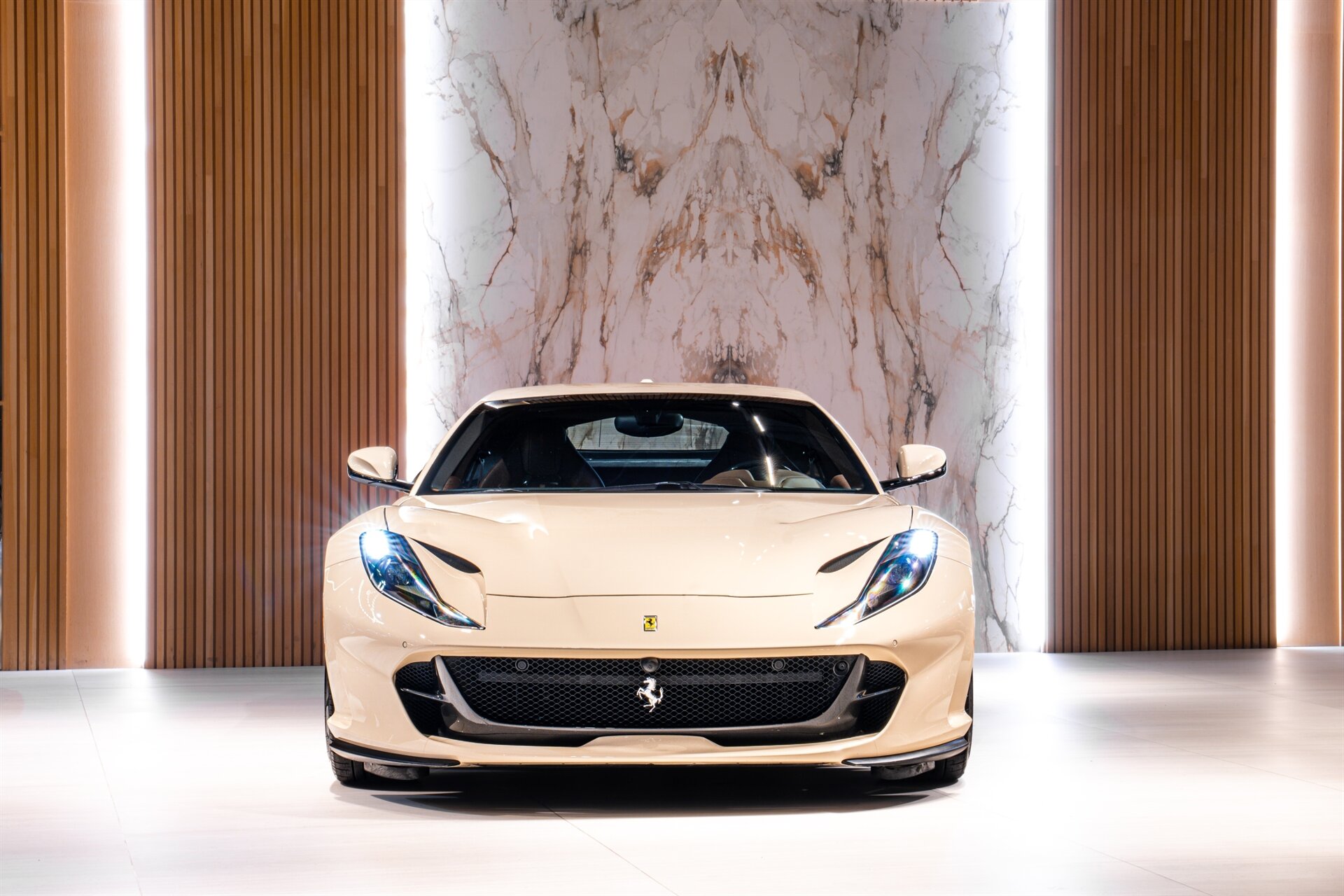 2019 Ferrari 812 Superfast - Photo 2