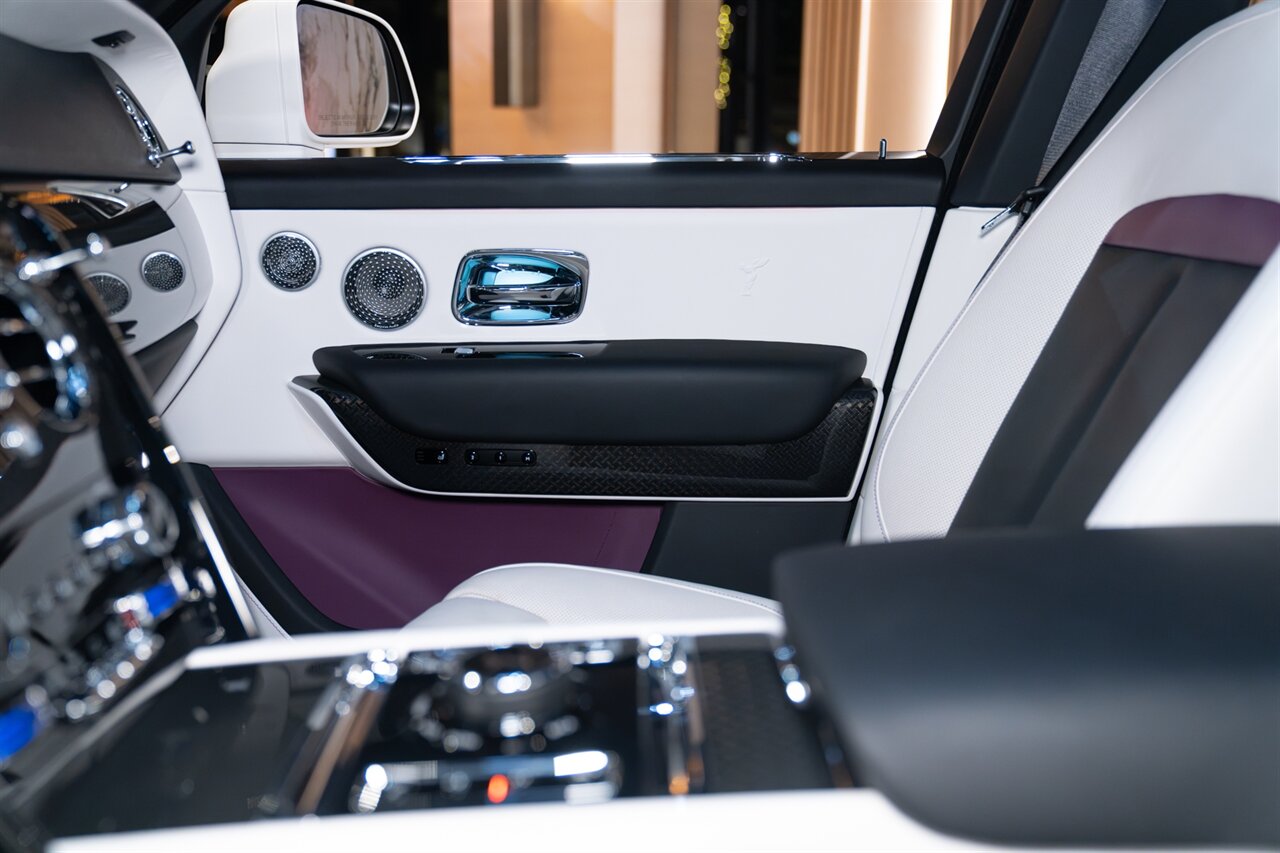 2023 Rolls-Royce Black Badge Cullinan - Photo 8 - Beverly Hills, CA 90212