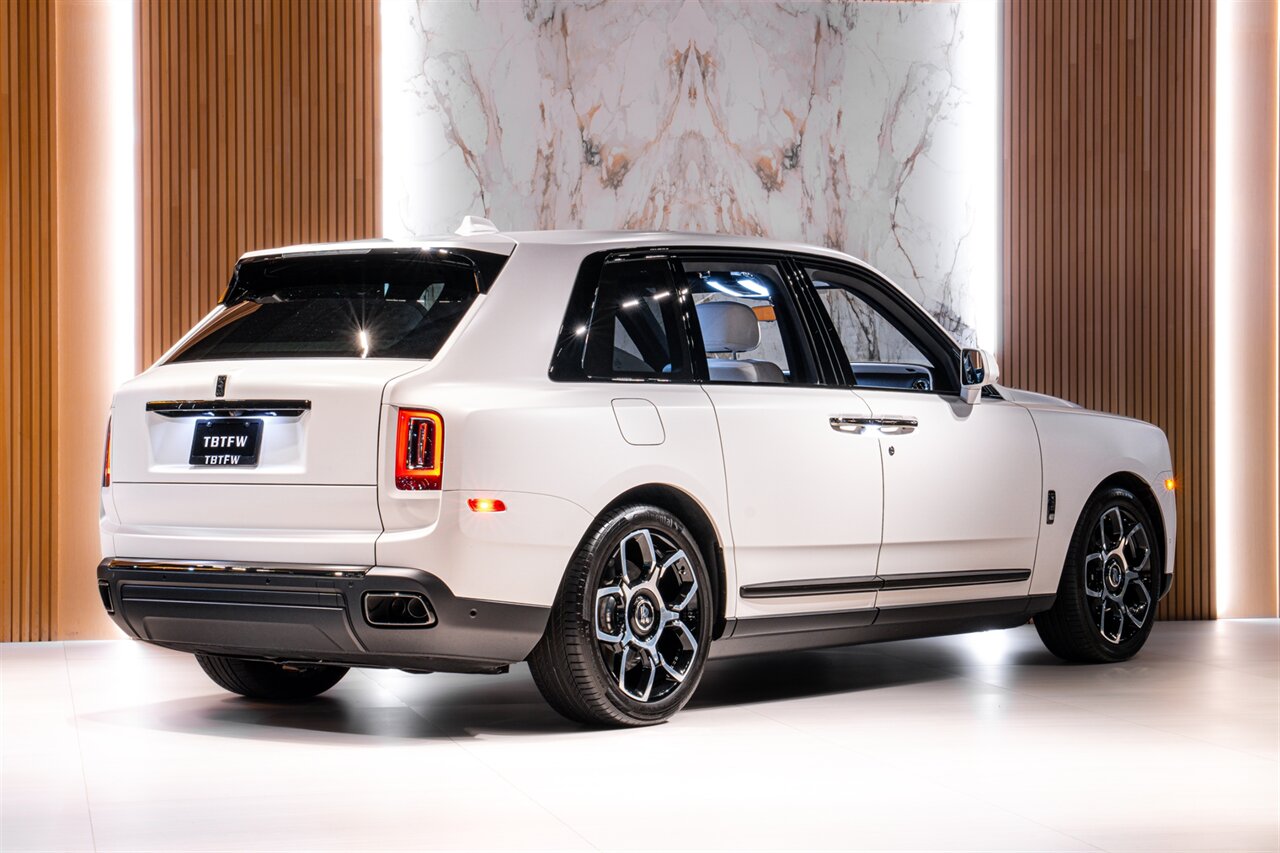 2023 Rolls-Royce Black Badge Cullinan - Photo 4 - Beverly Hills, CA 90212