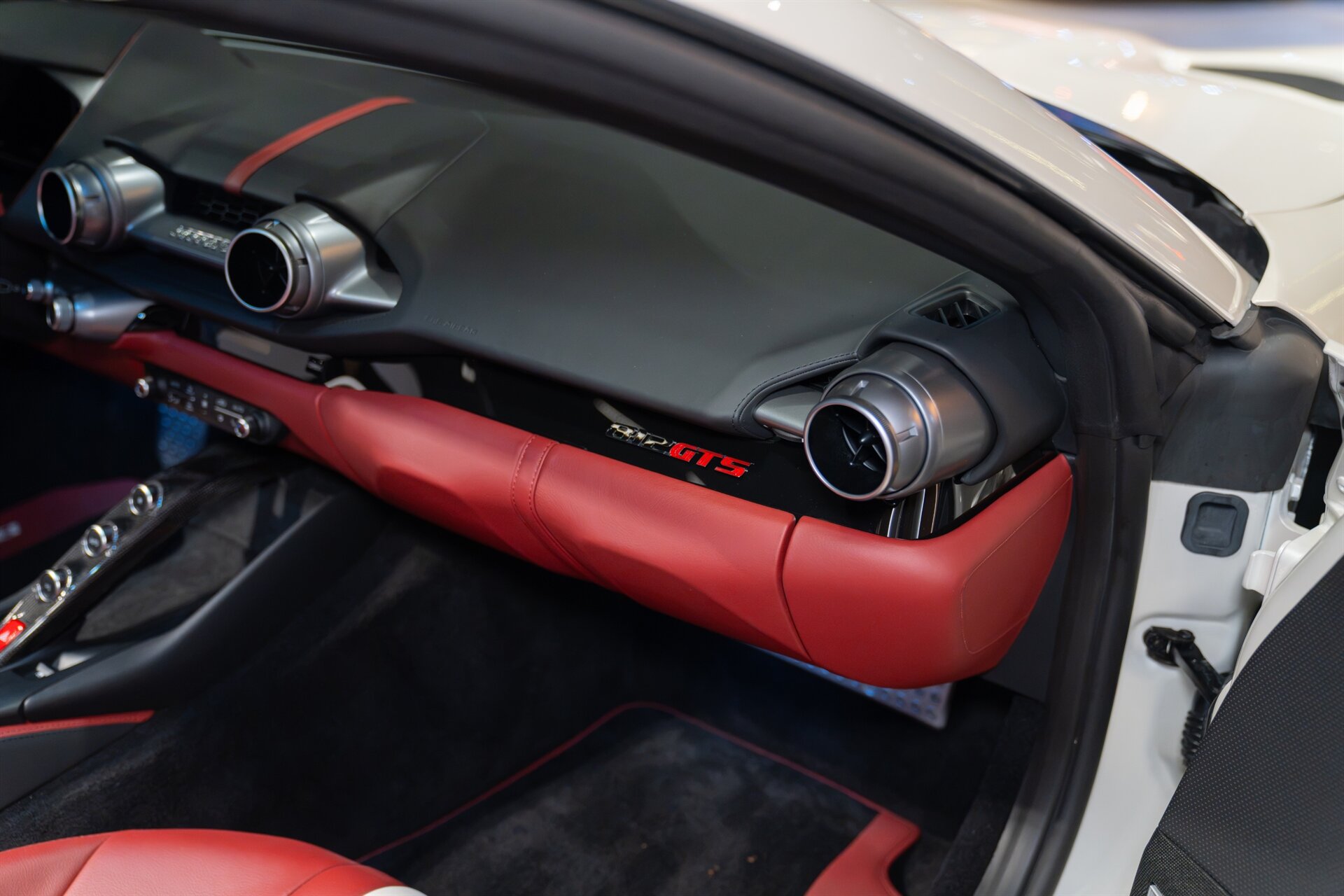 2022 Ferrari 812 GTS - Photo 12