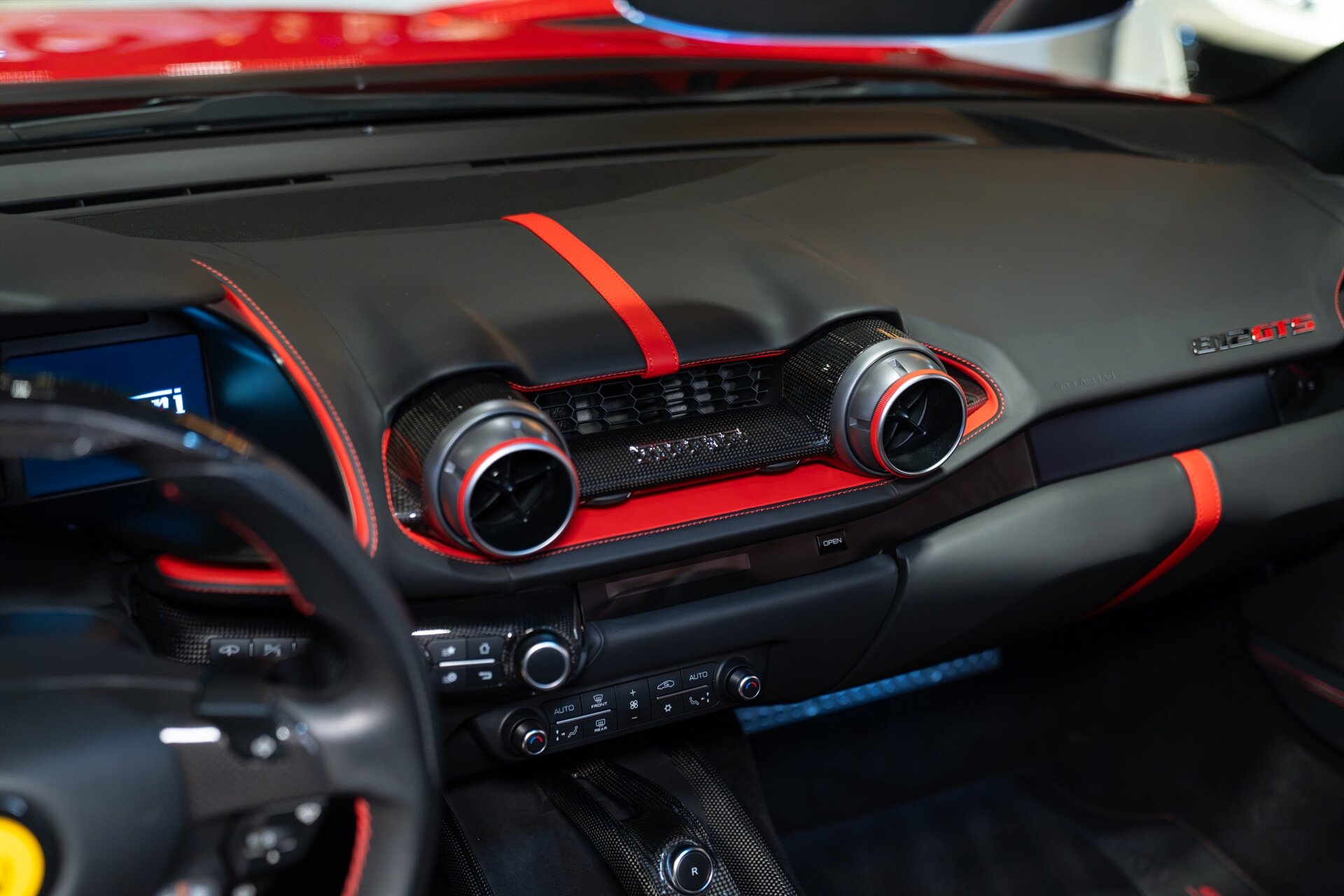 2022 Ferrari 812 GTS - Photo 19