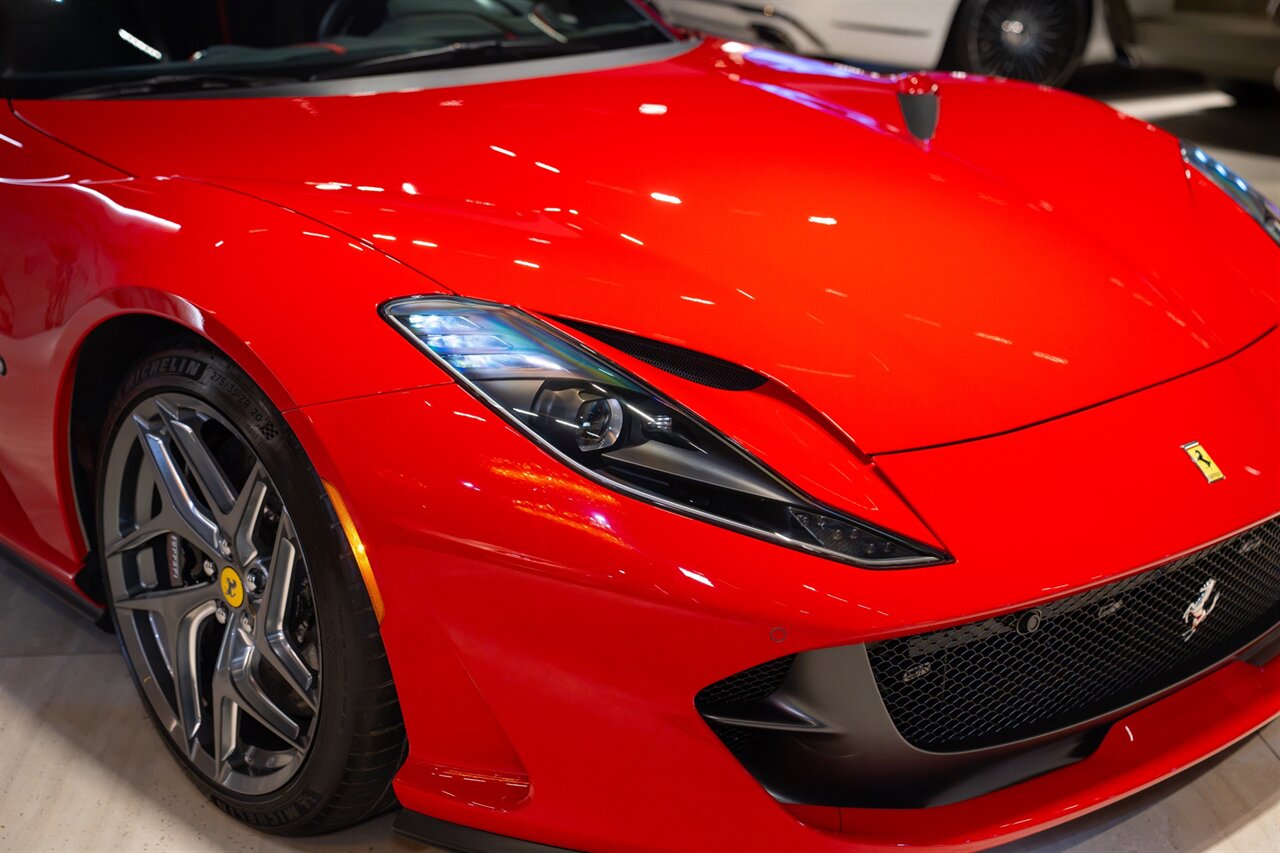 2022 Ferrari 812 GTS   - Photo 14 - Beverly Hills, CA 90212