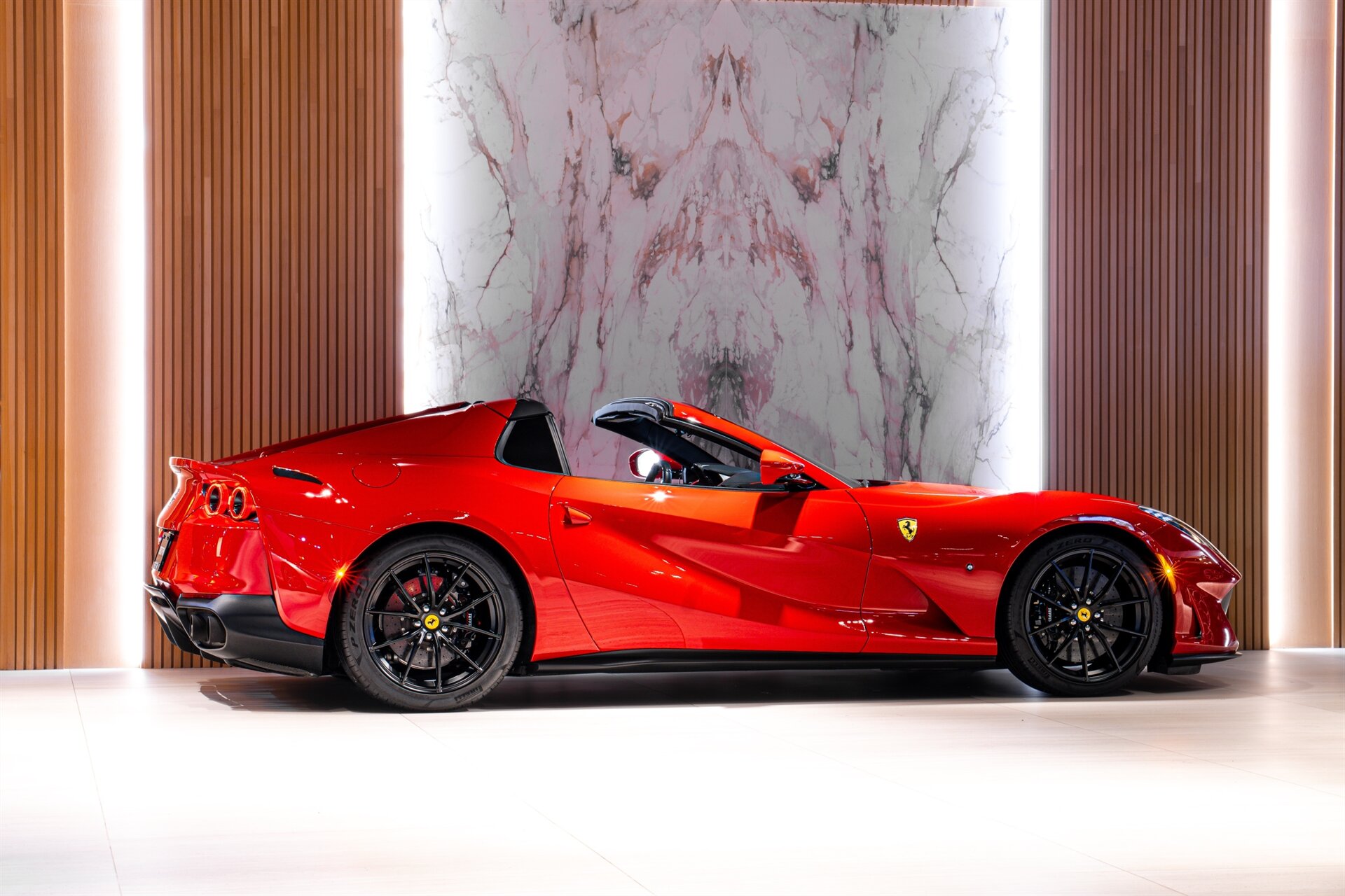 2022 Ferrari 812 GTS - Photo 4