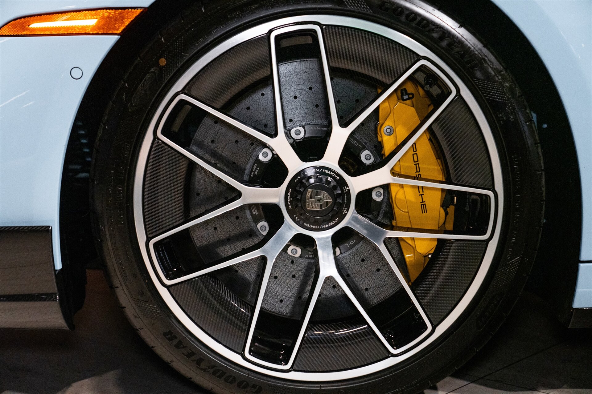2026 Porsche 911 Turbo S - Photo 32