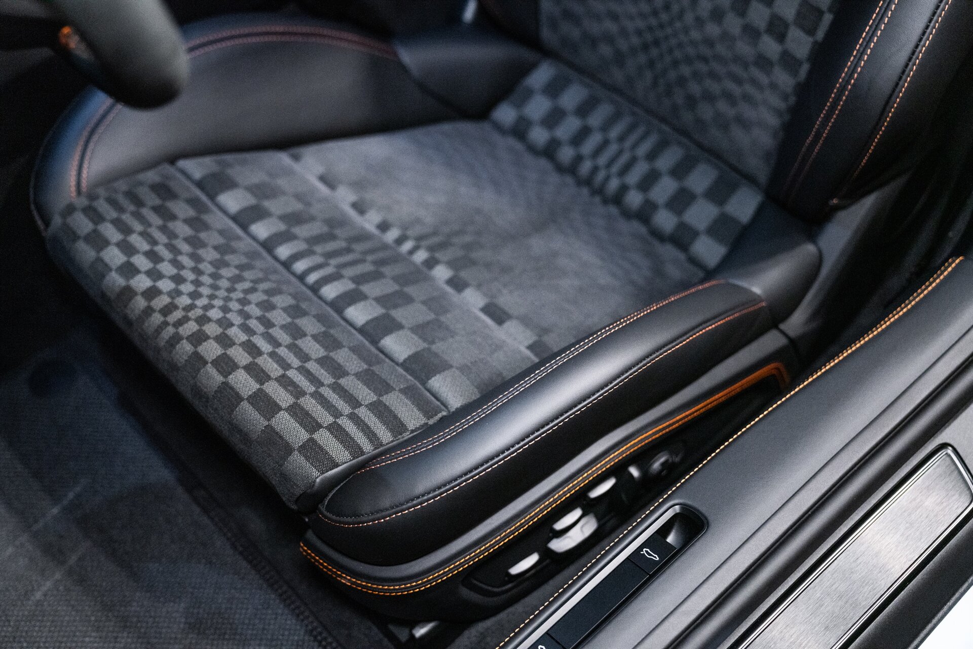 2026 Porsche 911 Turbo S - Photo 8