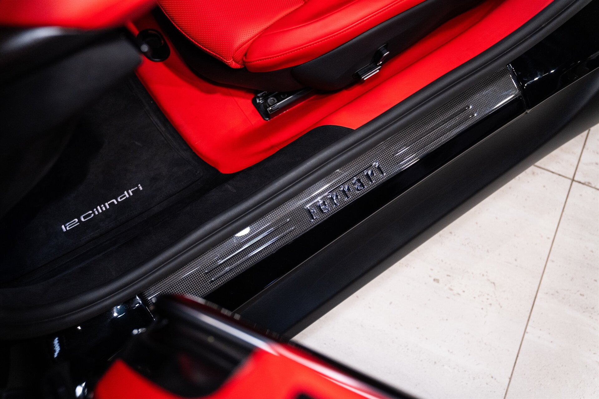 2025 Ferrari 12Cilindri - Photo 9