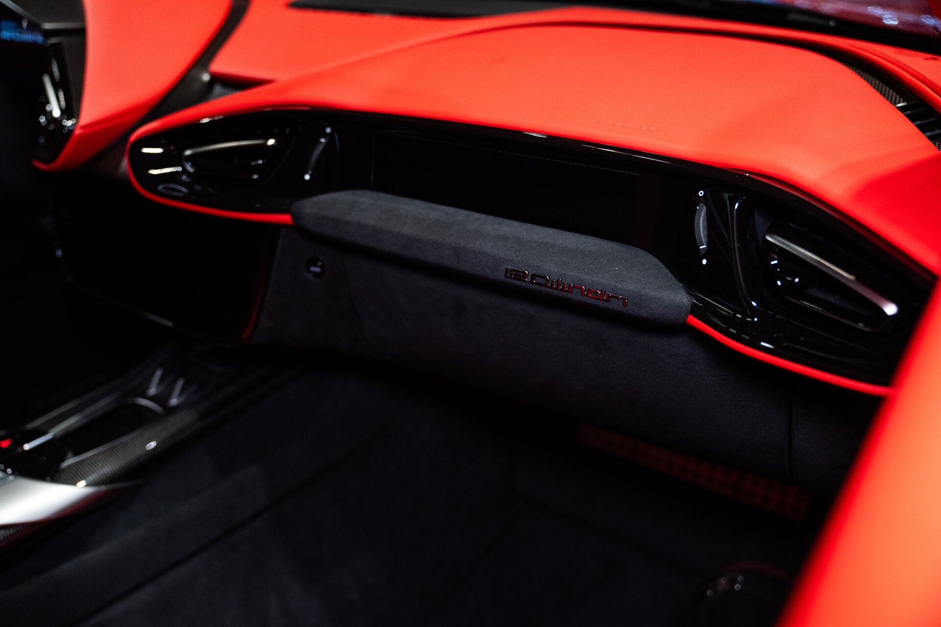 2025 Ferrari 12Cilindri - Photo 16