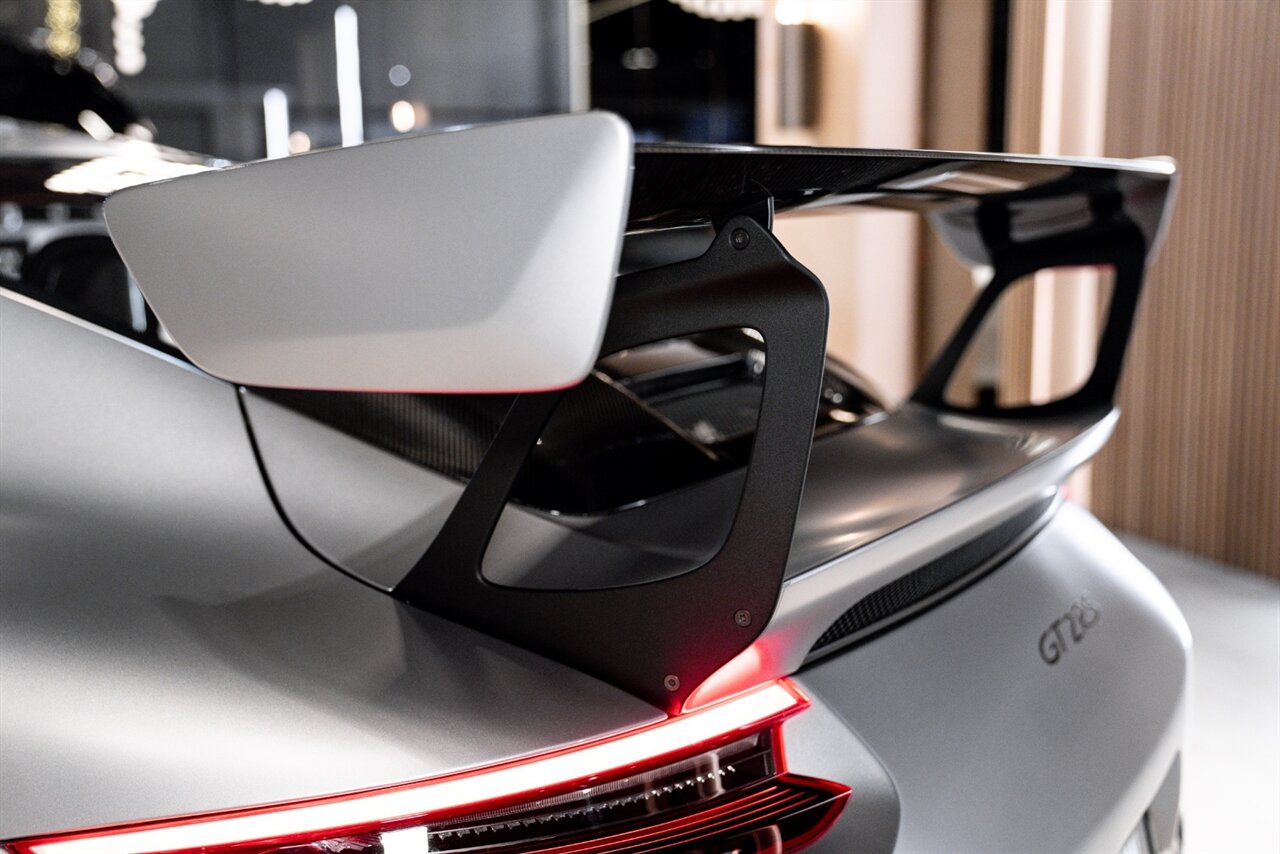 2018 Porsche 911 GT2 RS - Photo 21 - Beverly Hills, CA 90212