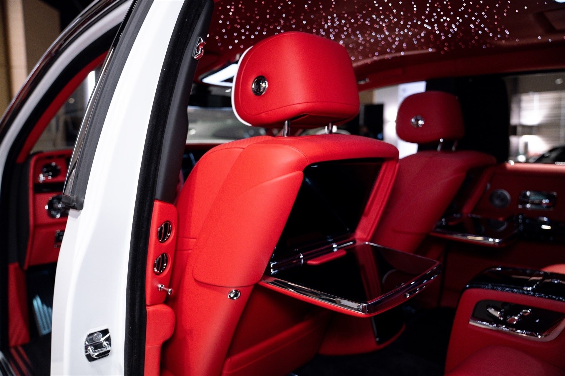 2024 Rolls-Royce Phantom - Photo 9