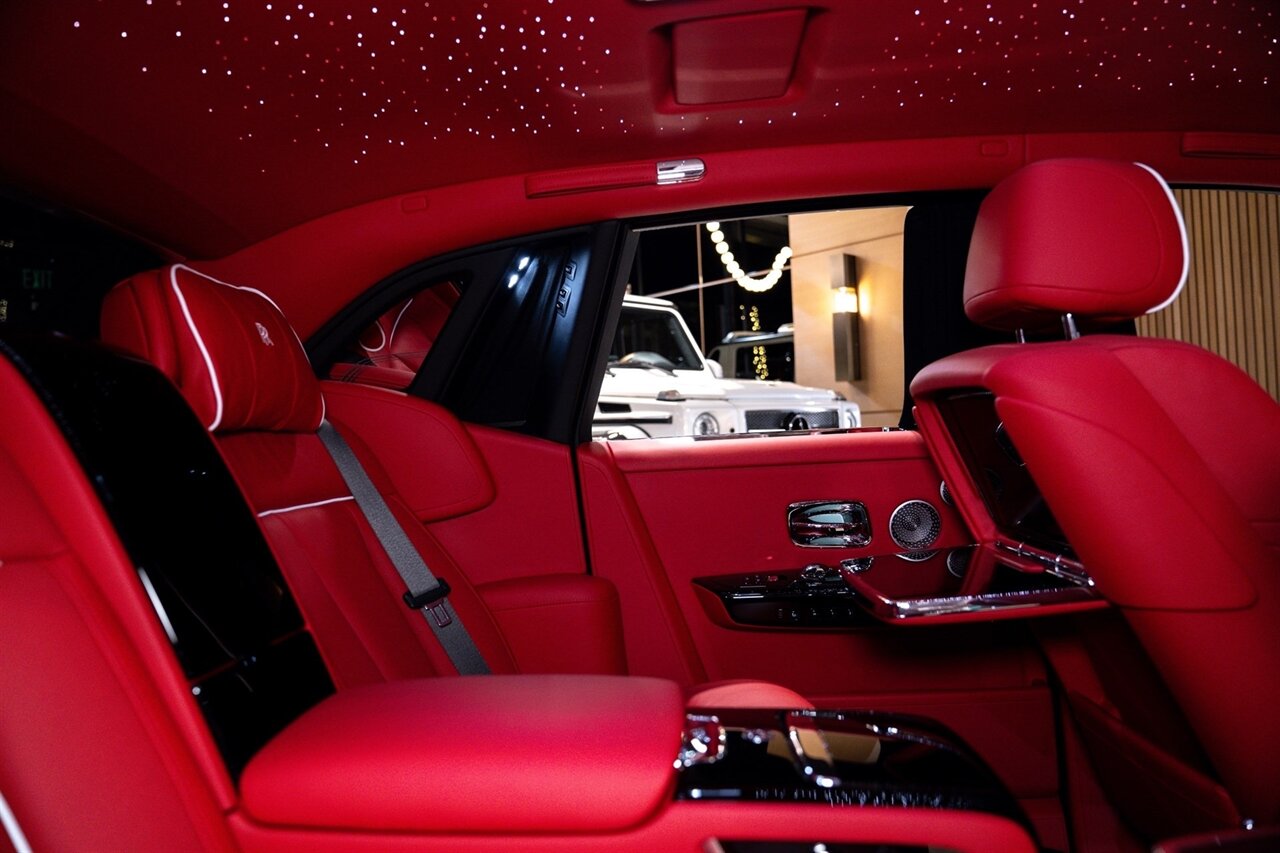 2024 Rolls-Royce Phantom   - Photo 8 - Beverly Hills, CA 90212