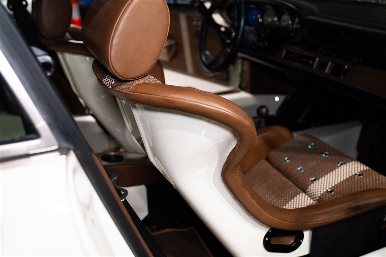 1990 Porsche 911 Carrera 2 Singer   - Photo 20 - Beverly Hills, CA 90212