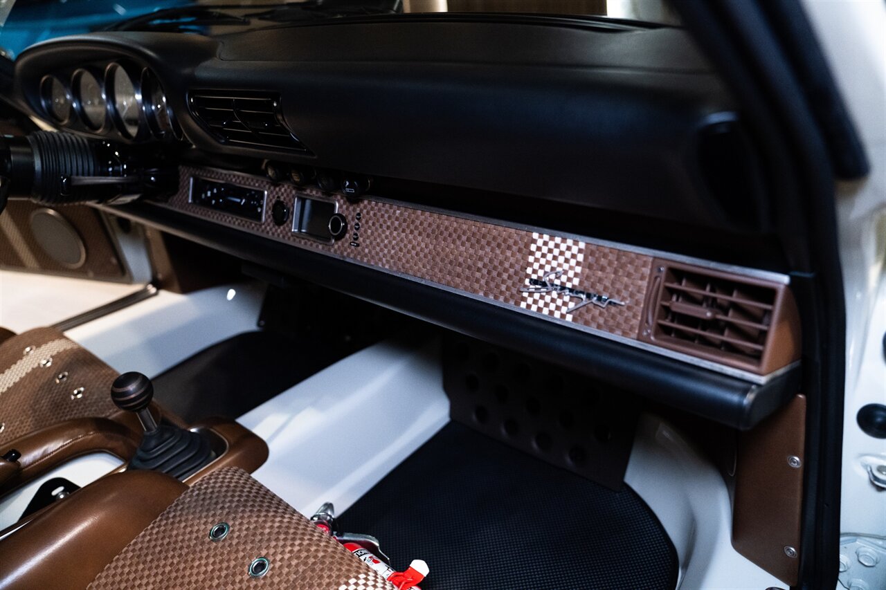 1990 Porsche 911 Carrera 2 Singer   - Photo 12 - Beverly Hills, CA 90212