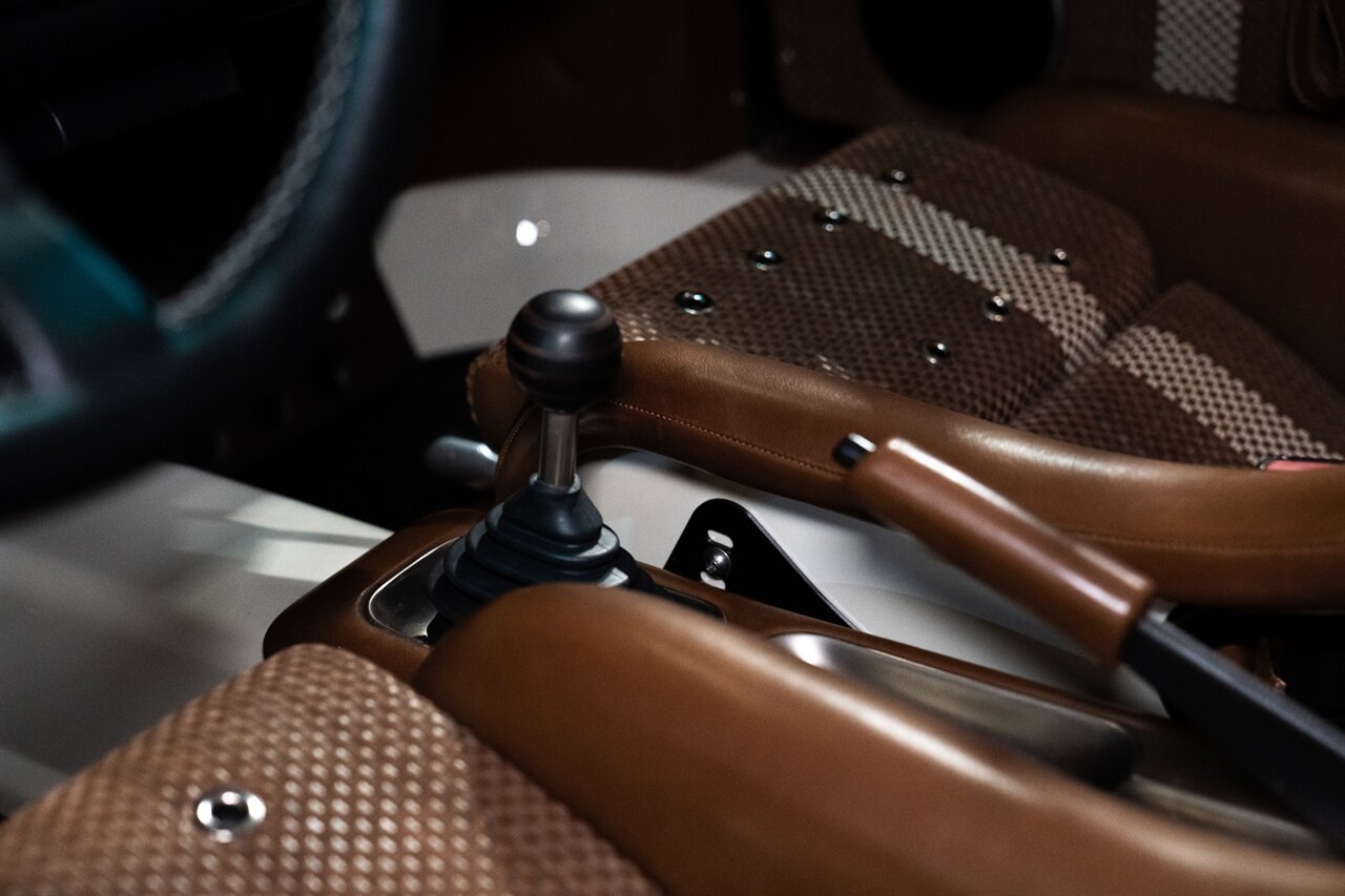 1990 Porsche 911 Carrera 2 Singer   - Photo 26 - Beverly Hills, CA 90212