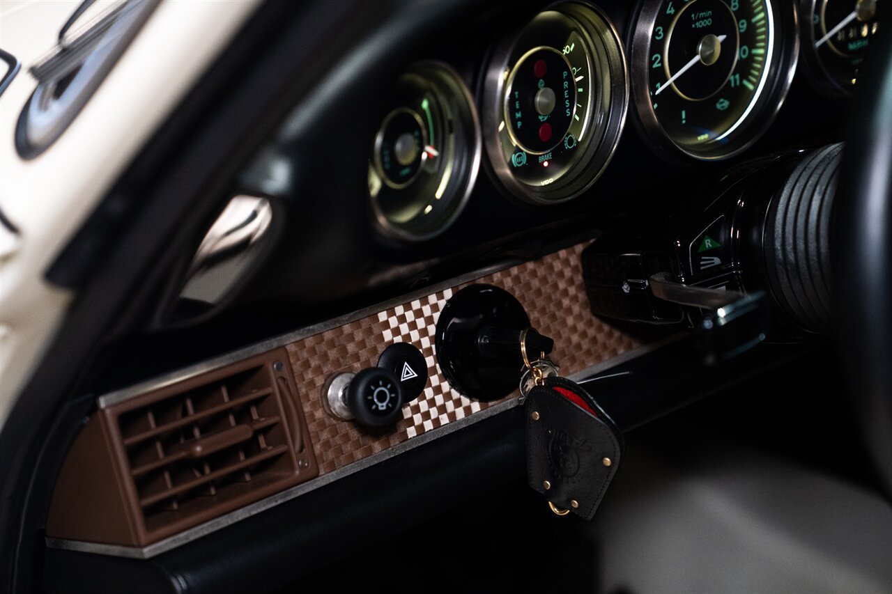 1990 Porsche 911 Carrera 2 Singer   - Photo 30 - Beverly Hills, CA 90212