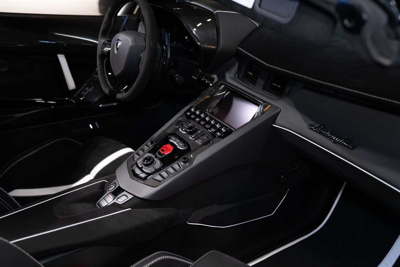 2020 Lamborghini Aventador LP 770-4 SVJ - Photo 31 - Beverly Hills, CA 90212