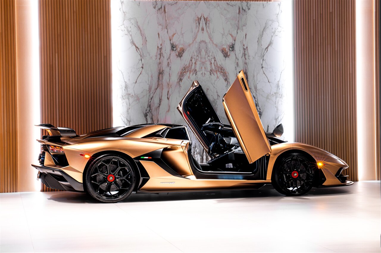 2020 Lamborghini Aventador LP 770-4 SVJ - Photo 7 - Beverly Hills, CA 90212