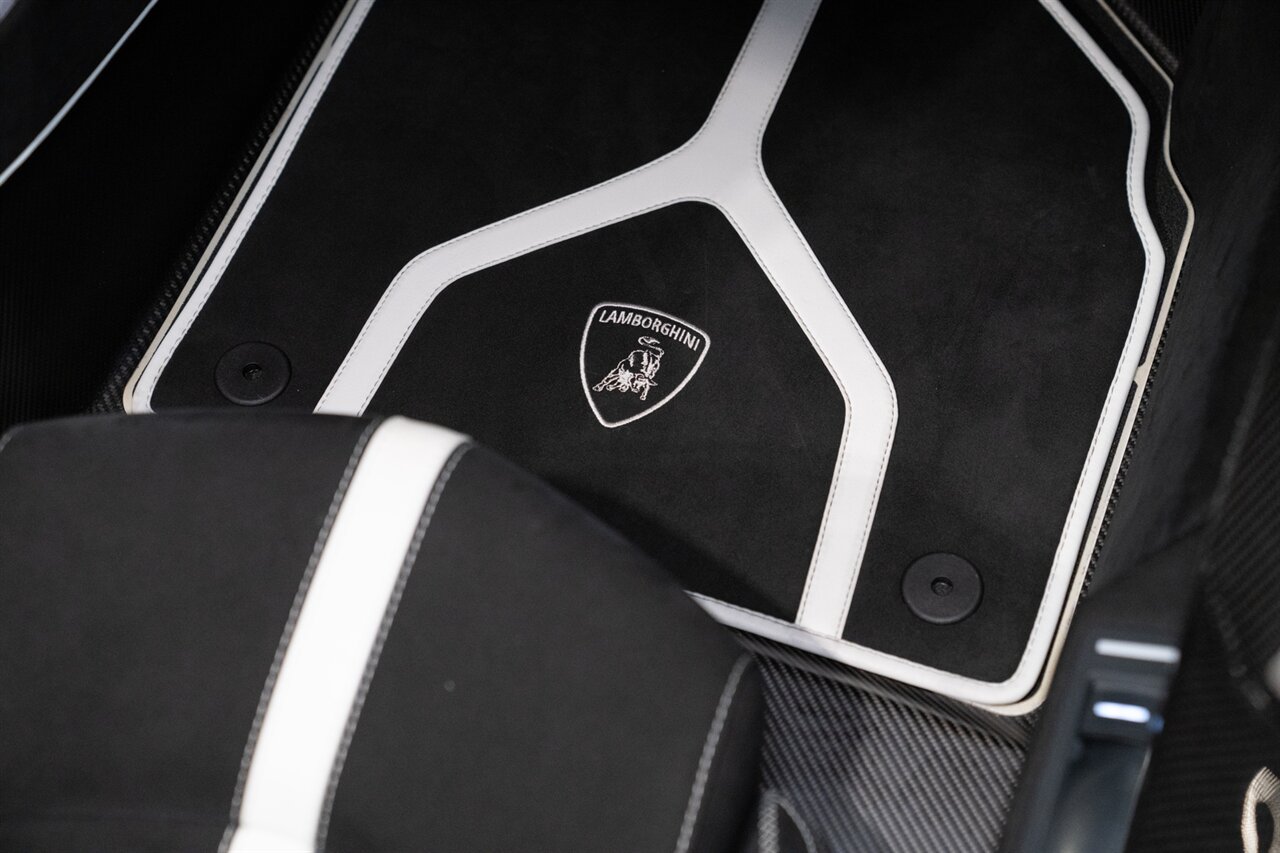 2020 Lamborghini Aventador LP 770-4 SVJ - Photo 48 - Beverly Hills, CA 90212