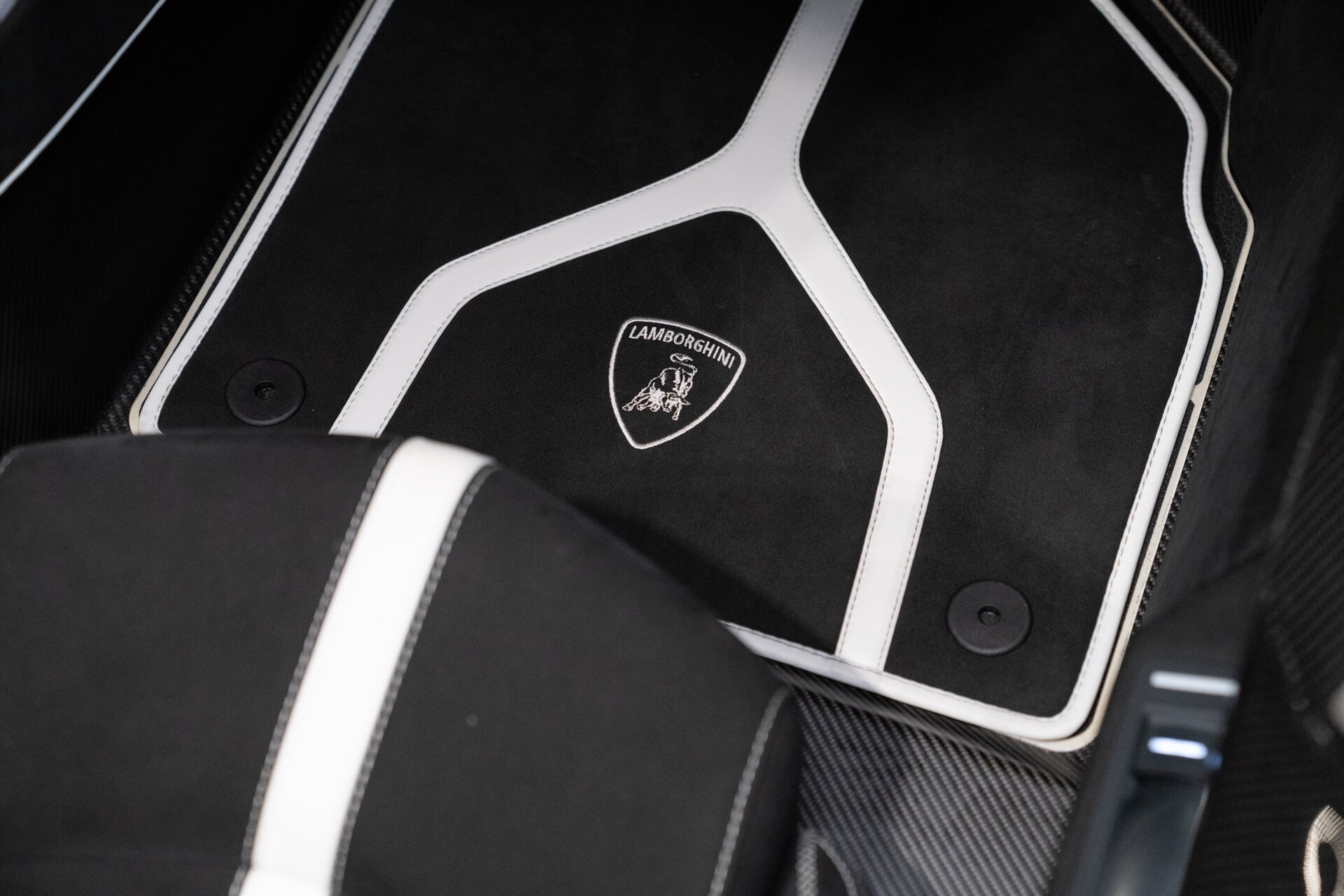 2020 Lamborghini Aventador LP 770-4 SVJ - Photo 48
