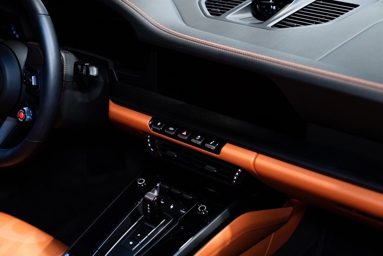 2026 Porsche 911 Carrera 4 GTS - Photo 14 - Beverly Hills, CA 90212