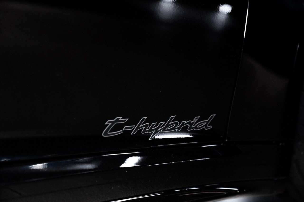 2026 Porsche 911 Carrera 4 GTS - Photo 30 - Beverly Hills, CA 90212