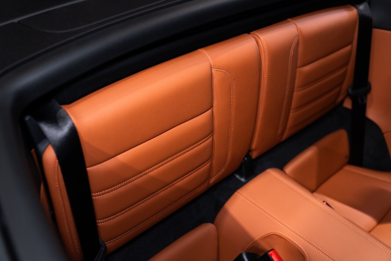 2026 Porsche 911 Carrera 4 GTS - Photo 15 - Beverly Hills, CA 90212