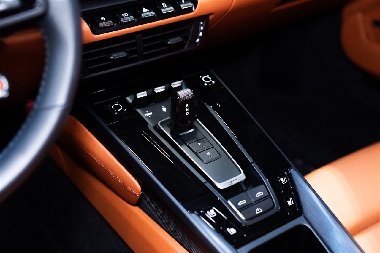 2026 Porsche 911 Carrera 4 GTS - Photo 21 - Beverly Hills, CA 90212