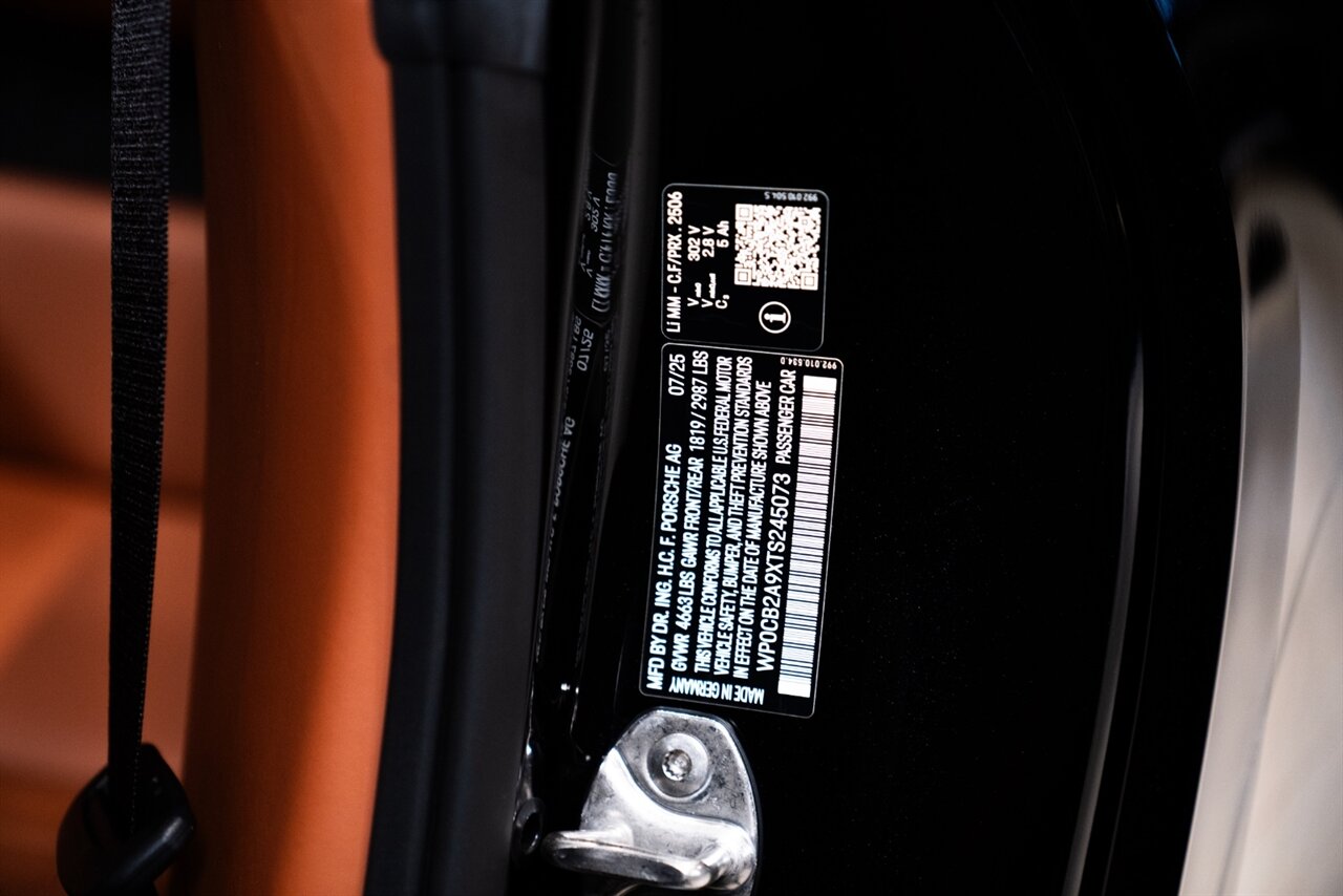 2026 Porsche 911 Carrera 4 GTS - Photo 23 - Beverly Hills, CA 90212