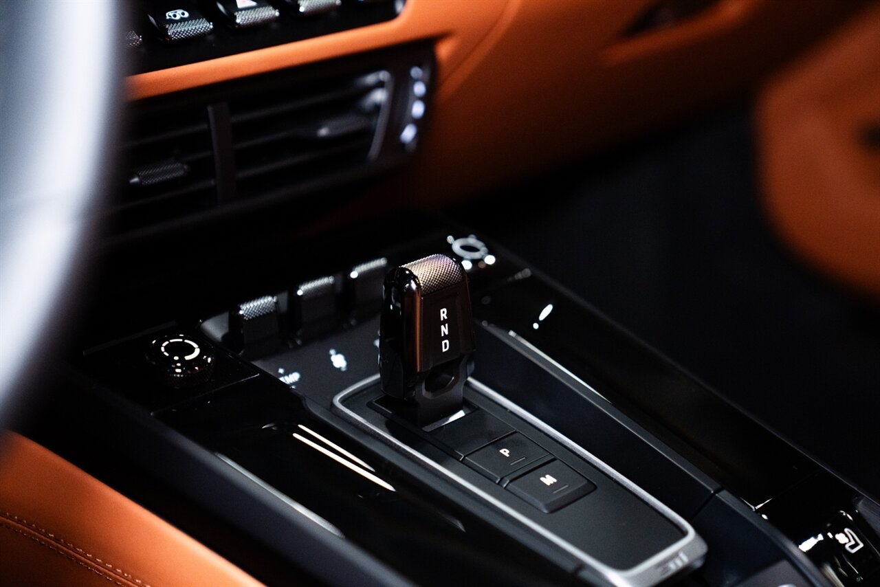 2026 Porsche 911 Carrera 4 GTS - Photo 22 - Beverly Hills, CA 90212