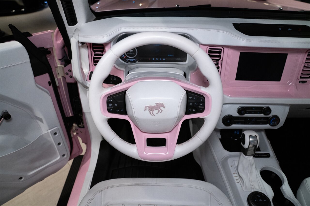 2023 Ford Bronco   - Photo 26 - Beverly Hills, CA 90212