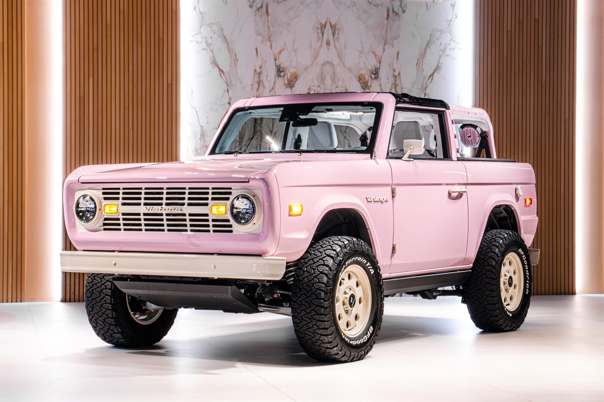 2023 Ford Bronco - Photo 1