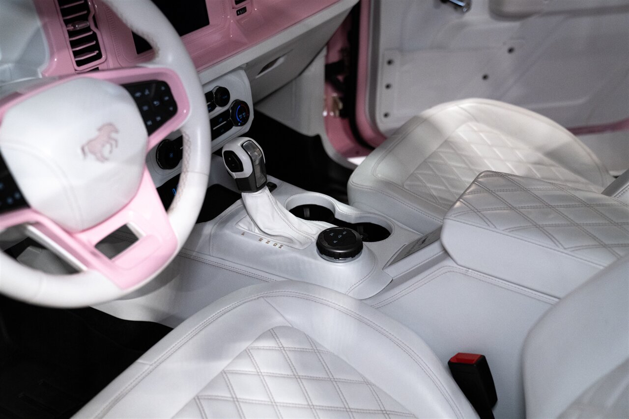 2023 Ford Bronco   - Photo 24 - Beverly Hills, CA 90212
