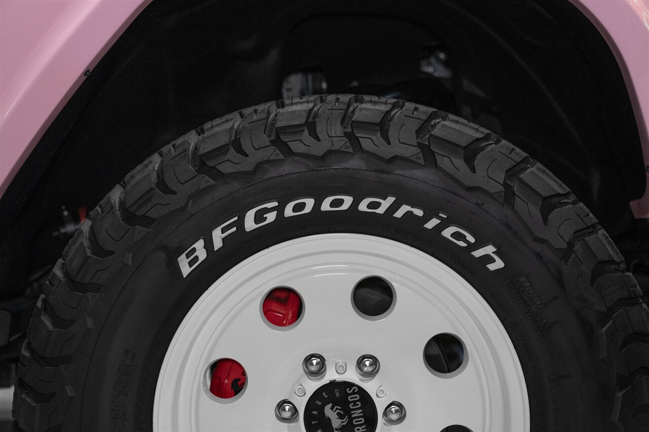 2023 Ford Bronco   - Photo 40 - Beverly Hills, CA 90212