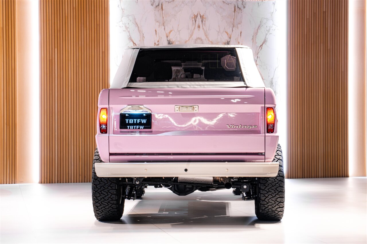 2023 Ford Bronco   - Photo 5 - Beverly Hills, CA 90212