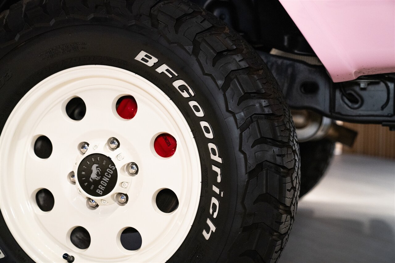 2023 Ford Bronco   - Photo 32 - Beverly Hills, CA 90212