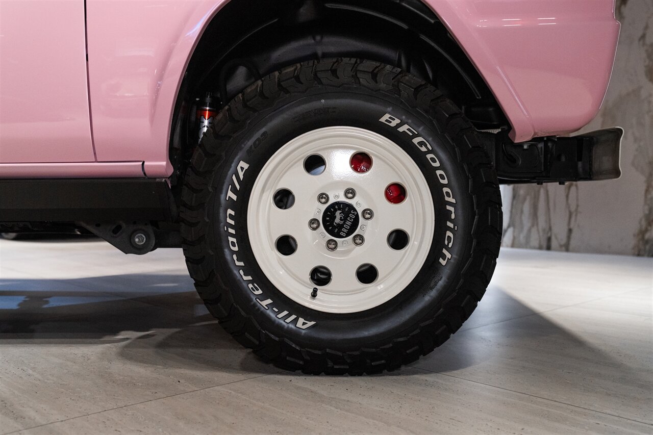 2023 Ford Bronco   - Photo 31 - Beverly Hills, CA 90212