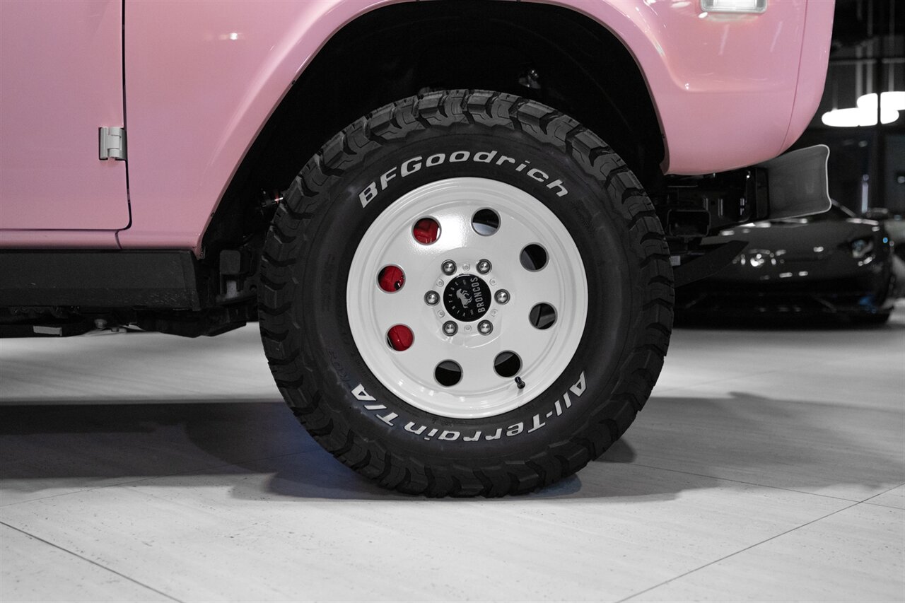 2023 Ford Bronco   - Photo 39 - Beverly Hills, CA 90212