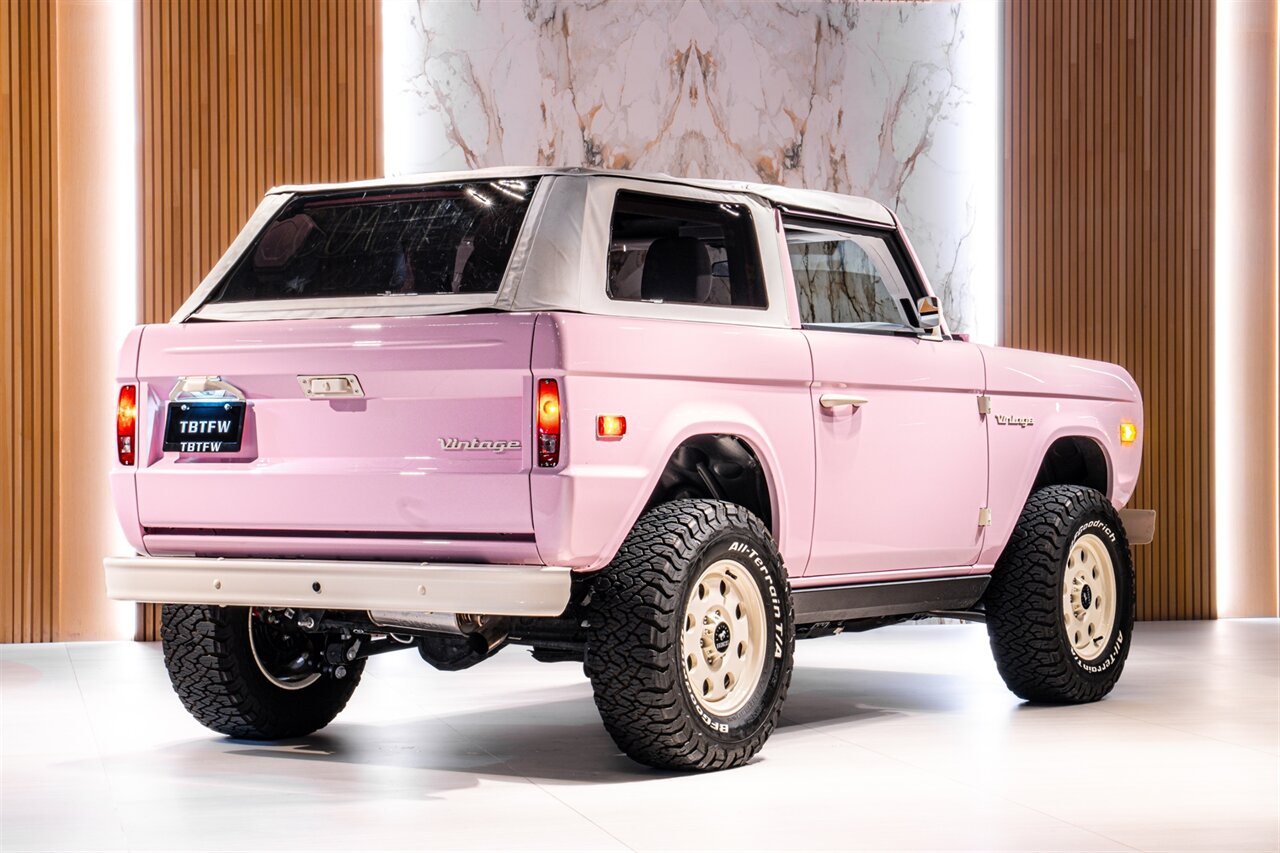 2023 Ford Bronco   - Photo 4 - Beverly Hills, CA 90212